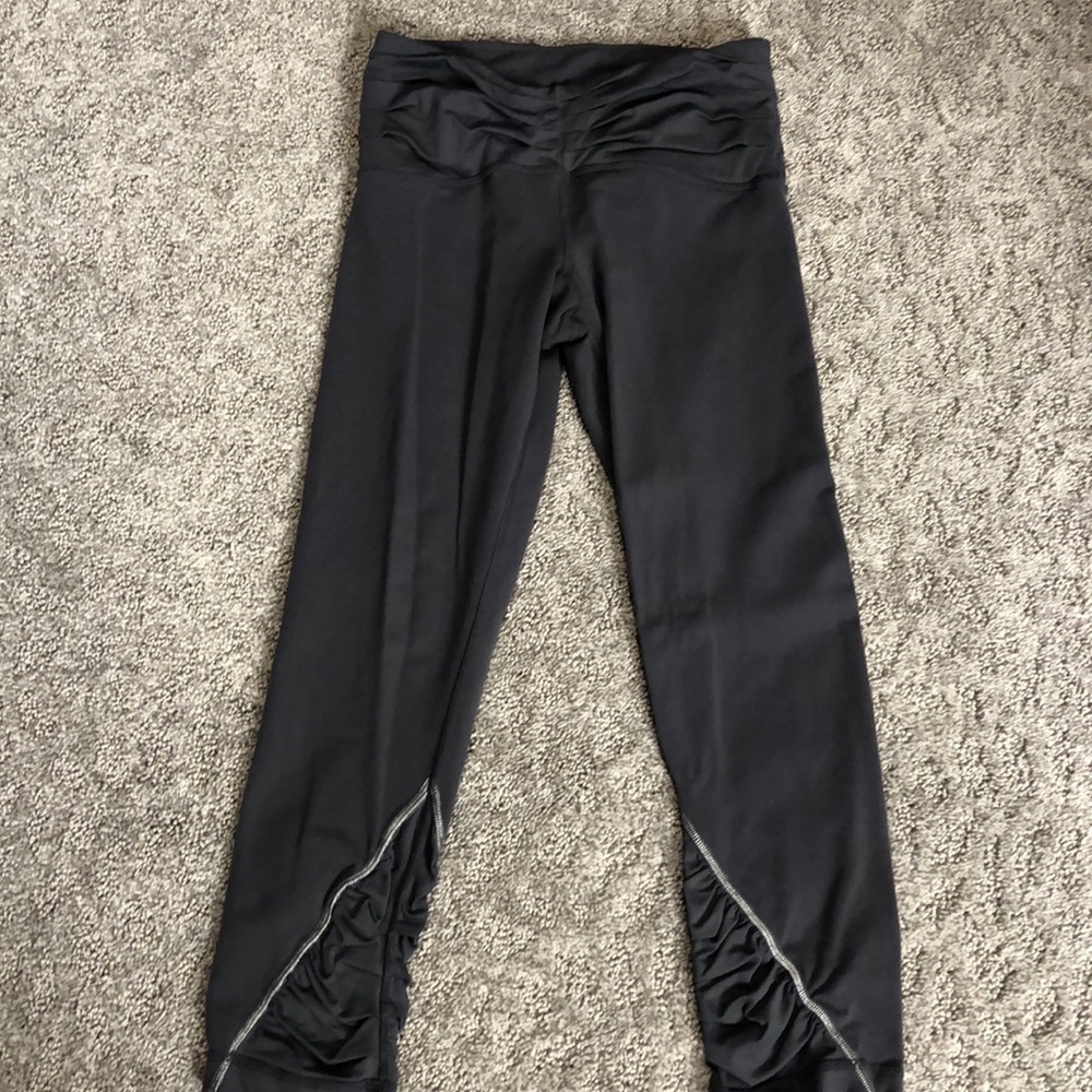 Lululemon crops